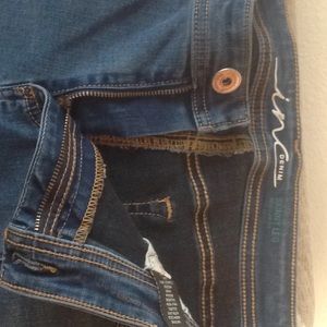 inc denim skinny leg frayed jeans